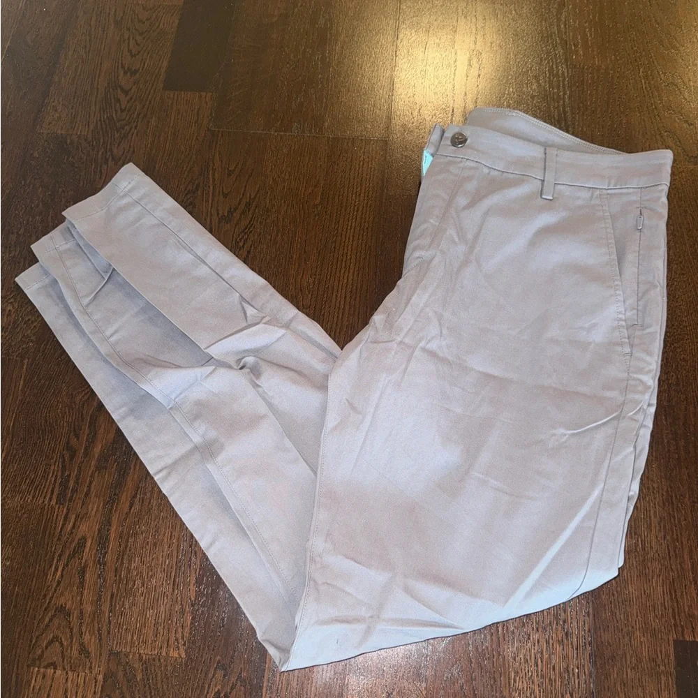 Stylish Gray Chinos - Picture 3 of 3